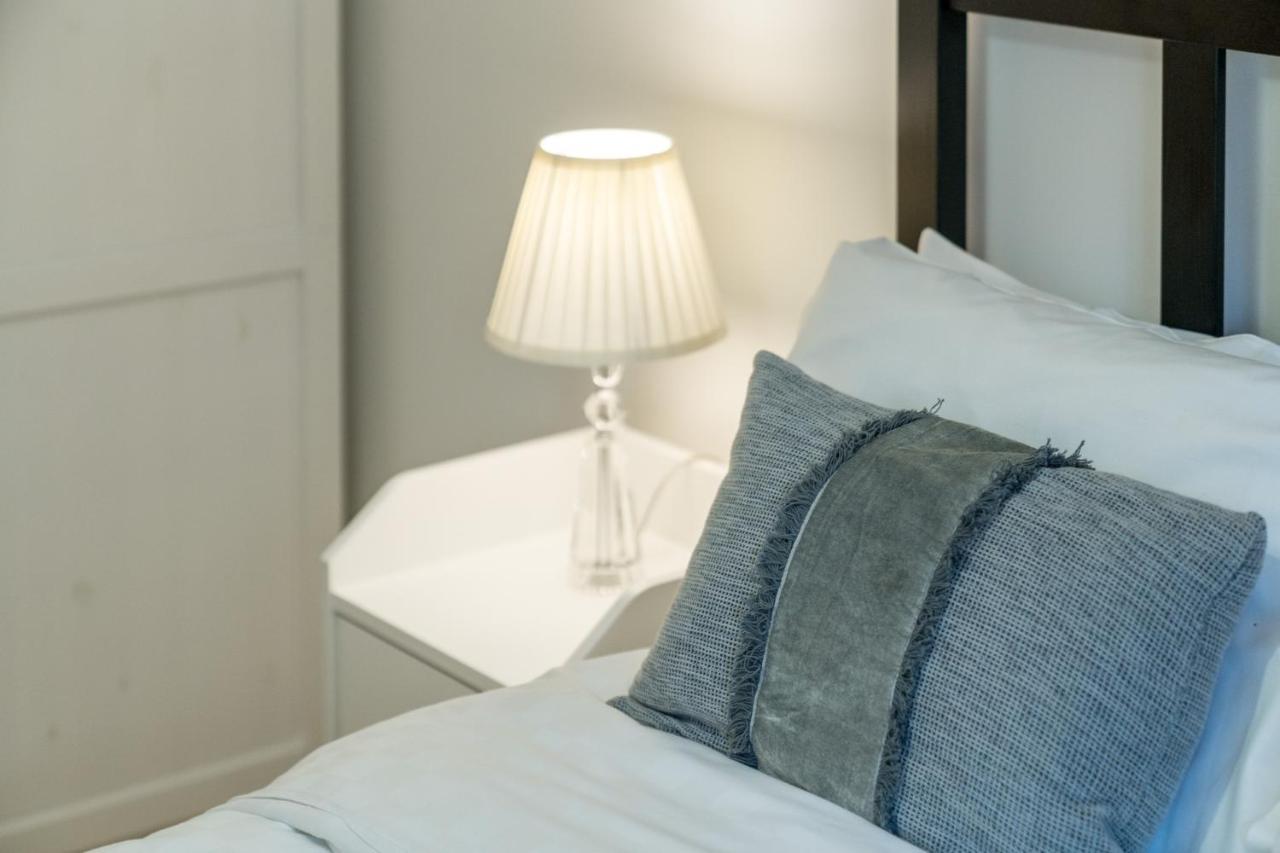 Crossharbour Canary Wharf 2 Bed Duplex Apartment 런던 외부 사진