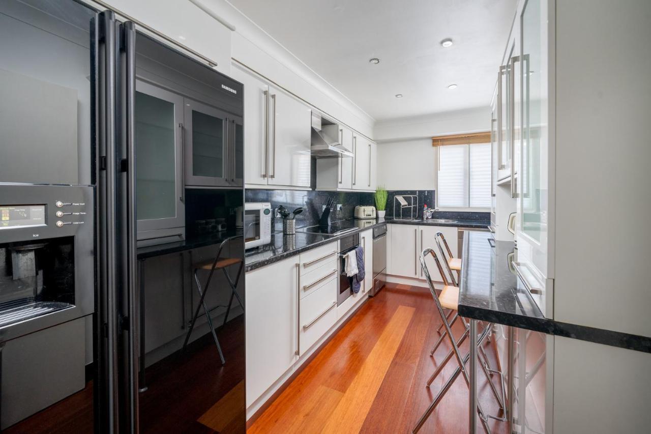 Crossharbour Canary Wharf 2 Bed Duplex Apartment 런던 외부 사진