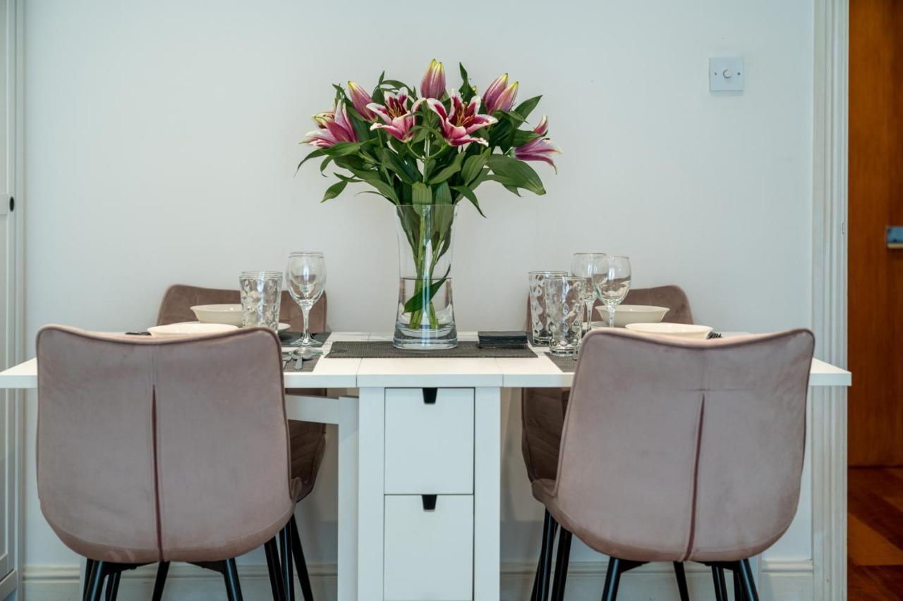 Crossharbour Canary Wharf 2 Bed Duplex Apartment 런던 외부 사진