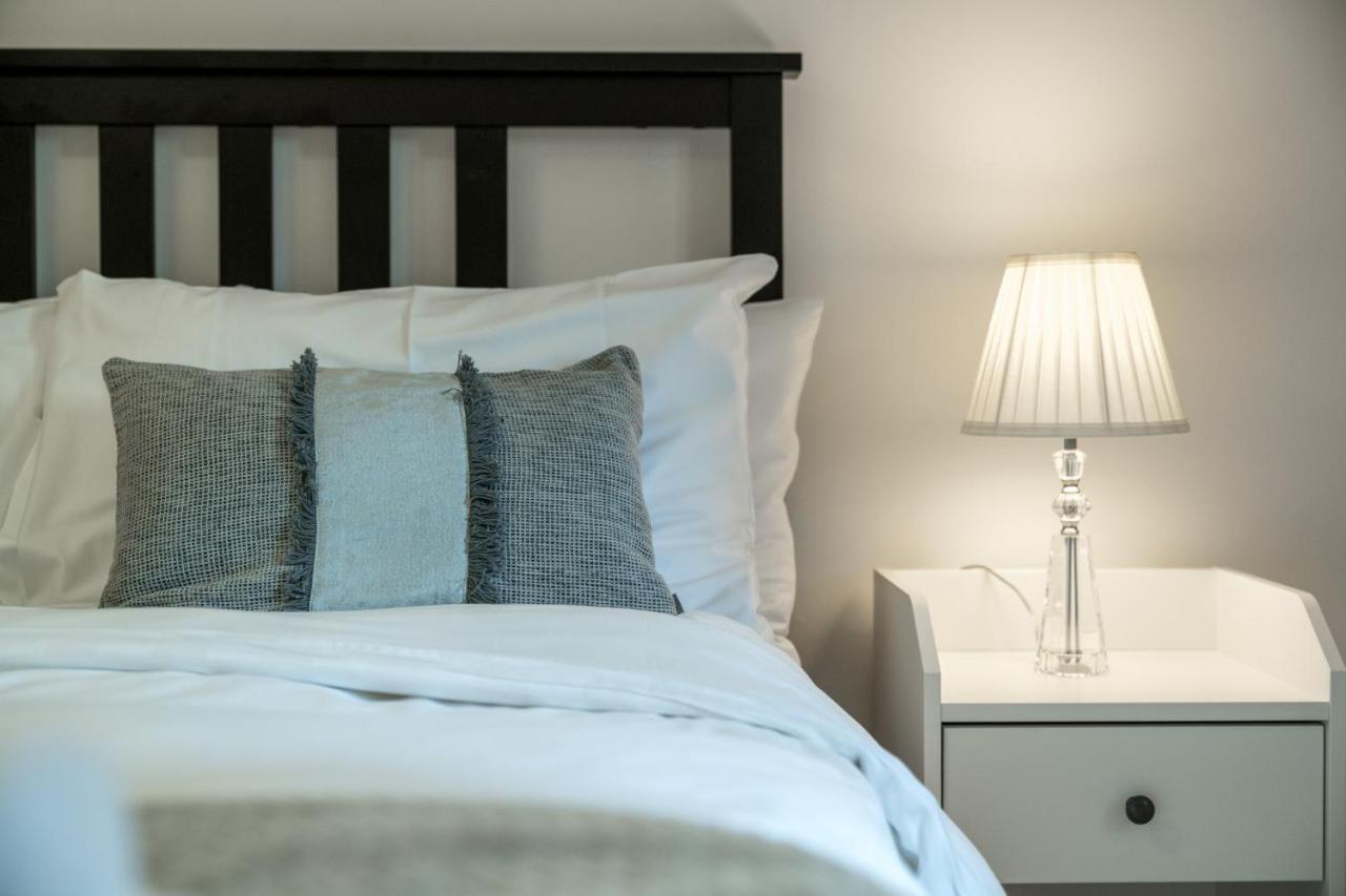 Crossharbour Canary Wharf 2 Bed Duplex Apartment 런던 외부 사진
